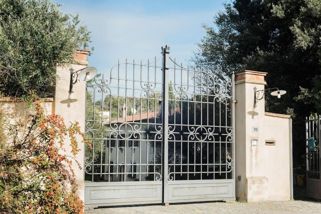 Residenza Fontana del Giglio - luxury villa - private pool garden Castelnuovo Di Porto Esterno foto